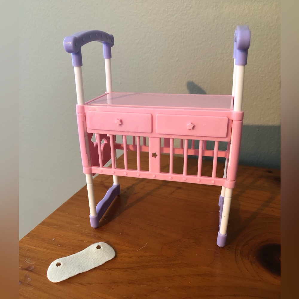 Barbie Happy Family Midge Mom & Baby Nursery Cradle